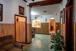 Masia a Bolulla. Grande casa de pueblo en bolulla