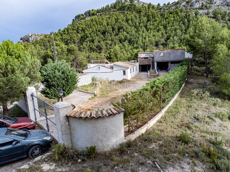 Foto 61f8dbfc-1895-4805-9d09-bbfe6c3e0d59. Casa con parcheggio in Confrides