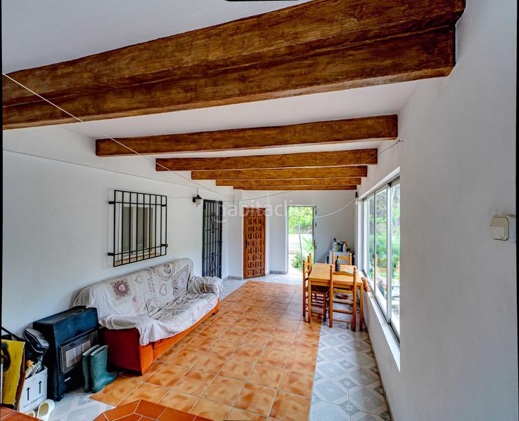 Foto f4749816-b271-443f-b12b-25032fa28cb3. Casa con parcheggio in Confrides
