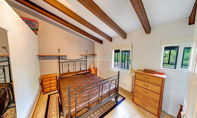 Foto fce5f2fe-5b7c-435c-b541-8648b5fd00eb. Casa con parcheggio in Confrides