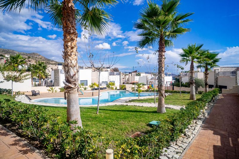 Foto 04ab895d-2369-42fb-94ae-d34b3b577416. Àtic amb calefacció aparcament piscina a balcón de Finestrat-terra marina Finestrat