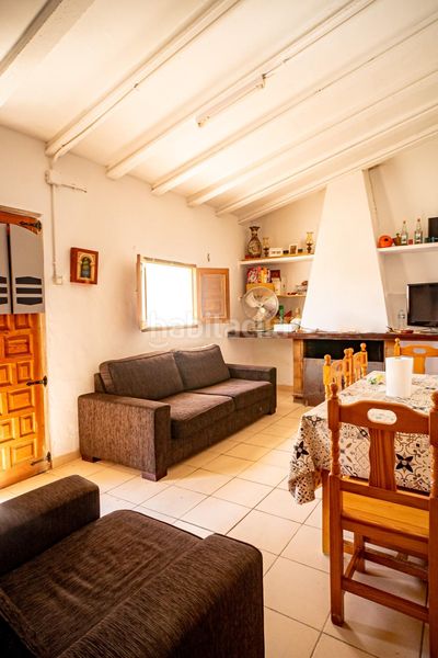 Foto ffa75338-5694-44e1-a9a1-581acf198631. Casa amb aparcament a Relleu
