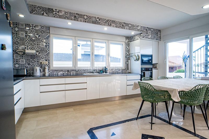 Foto 8e0c3a03-d27a-42d5-8b7d-b3724ddcf46c. Xalet amb aparcament piscina a Pueblo-Ubanizaciones Alfàs del Pi (l´)