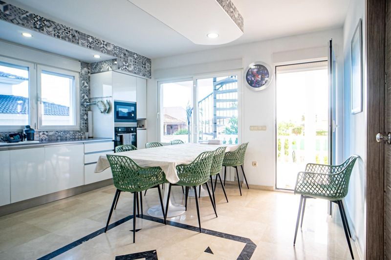 Foto deecf175-206a-42c8-823e-7239a5865828. Xalet amb aparcament piscina a Pueblo-Ubanizaciones Alfàs del Pi (l´)