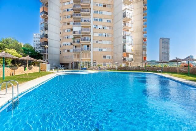 Foto 95ec2b91-6adf-4a73-b382-f8ae48271719. Apartament amb aparcament piscina a Via Parque Benidorm