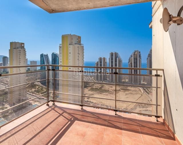 Foto 965bd0f3-2b56-40c6-bd44-28386a10211a. Apartament amb aparcament piscina a Via Parque Benidorm