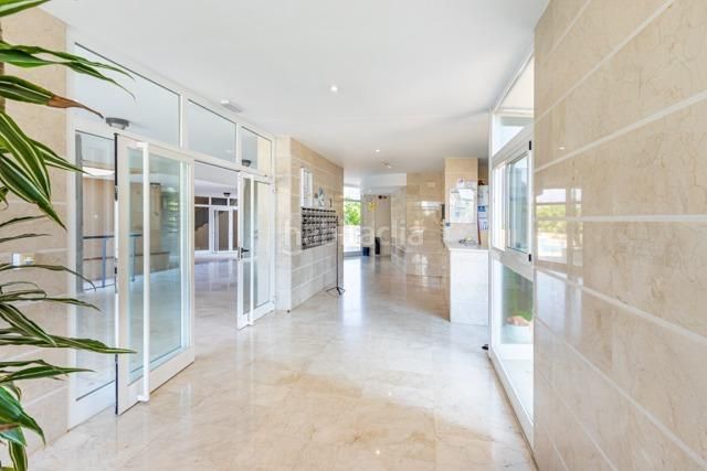 Foto a9f6bc93-0c40-46bd-a39b-019521dc082f. Apartament amb aparcament piscina a Via Parque Benidorm