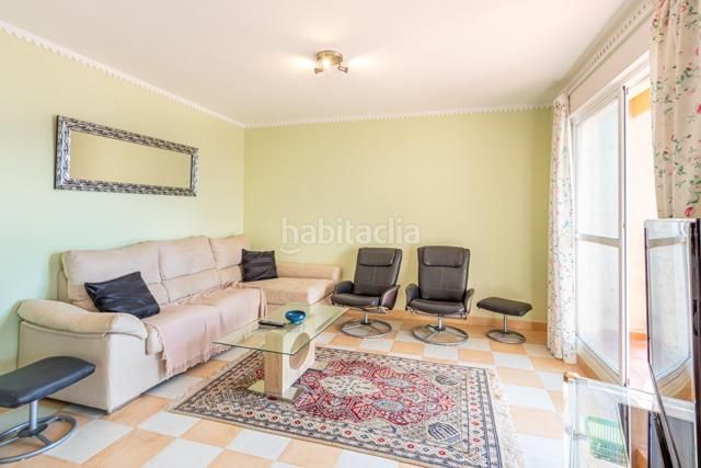 Foto b2bda288-48c4-4b6c-b75c-354b536881ee. Apartament amb aparcament piscina a Via Parque Benidorm
