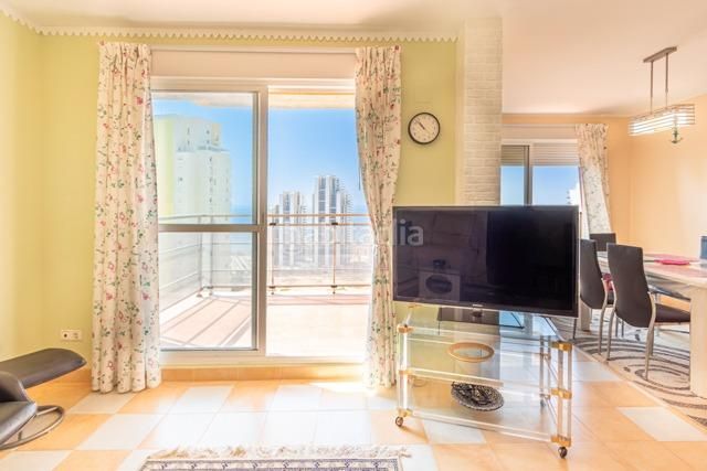 Foto e68924d2-05d2-4f7c-82bd-9357d9c0a2bd. Apartament amb aparcament piscina a Via Parque Benidorm