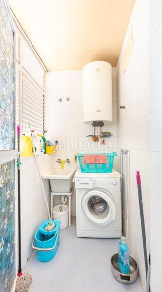 Foto f5597218-b50b-4dc9-a84c-2f5b8f133948. Apartament amb aparcament piscina a Via Parque Benidorm