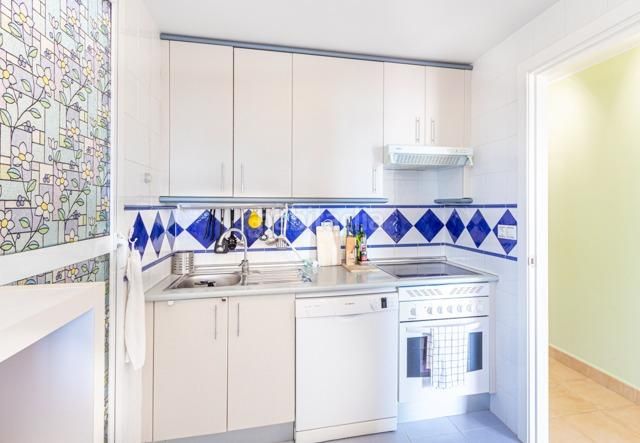 Foto f9e6d622-54a2-4ddb-a98b-1c60f2b21836. Apartament amb aparcament piscina a Via Parque Benidorm