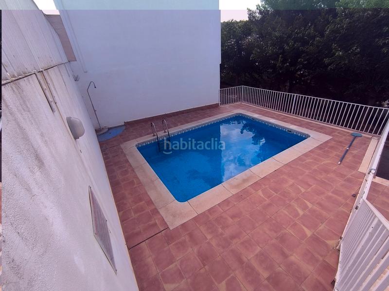 Foto b4c4417e-8fe6-437d-8cd8-8b900054f463. Casa a schiera con parcheggio piscina in Alborache