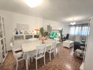 Etagenwohnung in Sedaví. Entreplanta finca seminueva con trastero