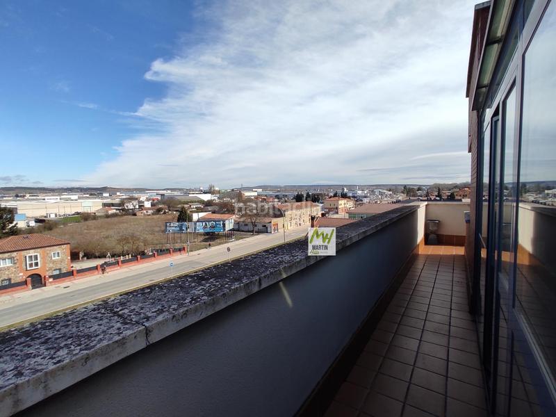 Foto dc85f6d3-1857-4d88-8988-c5e942725d55. Attique avec chauffage parking dans Villafría - La Ventilla - Castañares Burgos