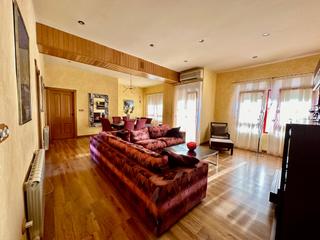 Casa bifamiliare in Calle don pedro gil 43