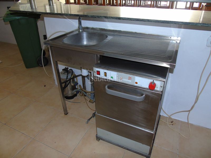 Foto 20f7c607-8495-4911-899d-b1b51c6220aa. Local comercial en calle maestro rodrigo 28 se vende local comercial en ceuti destinado a bar - cafeteria en Ceutí