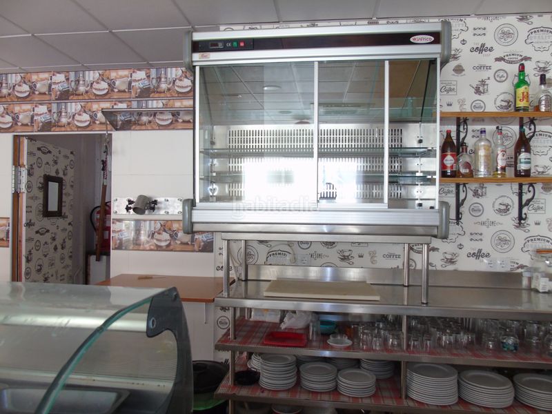 Foto 8d1b2b94-9863-42ad-aa92-1d09510a6de2. Local comercial en calle maestro rodrigo 28 se vende local comercial en ceuti destinado a bar - cafeteria en Ceutí