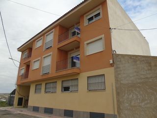 Pis a Ceutí. Se venden pisos nuevos a estrenar de 1 habitacion y de 3 habitac