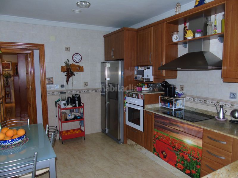 Foto 1649f767-7b48-4e5b-8161-9c8b161424c2. Casa aparellada amb xemeneia aparcament a Ceutí