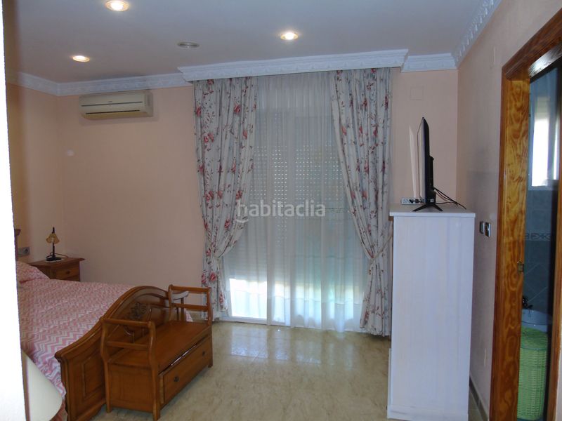 Foto 9ee2a37f-d45a-40cb-9cad-d99b82464c97. Casa aparellada amb xemeneia aparcament a Ceutí