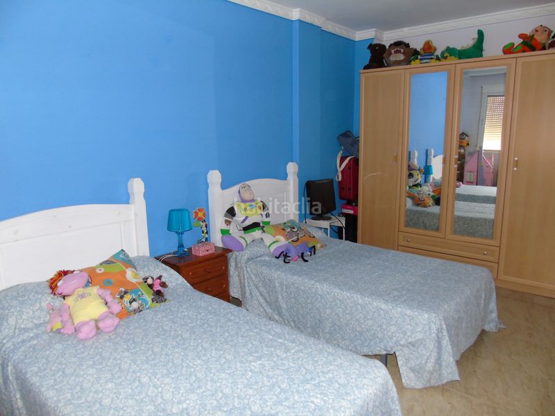 Foto b07eccbc-913d-4331-82db-0b6269265752. Casa aparellada amb xemeneia aparcament a Ceutí