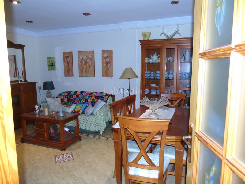 Foto b7ce8c9d-86b3-491f-a2fc-90c41336c771. Casa aparellada amb xemeneia aparcament a Ceutí