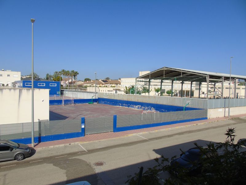 Foto d7bc6888-fe34-474e-ac36-61e20e96e788. Casa aparellada amb xemeneia aparcament a Ceutí