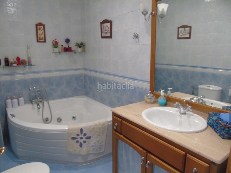 Foto f61ad7b8-2454-448f-9994-711f270e7c8d. Casa aparellada amb xemeneia aparcament a Ceutí