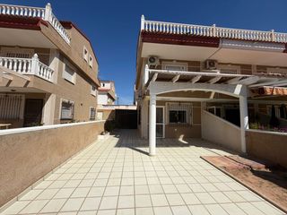 Maison jumelée à Calle mar blanco 32