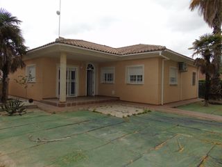 Xalet  Calle doñana. Se vende chalet en la alcayna