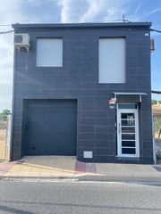 House in Avenida de alcantarilla 130