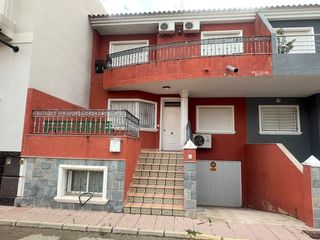 Casa bifamiliare in Calle Núnez de Balboa 3b