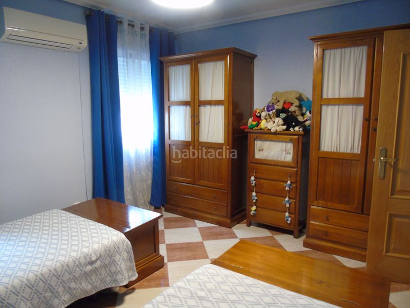 Foto e01da409-5e99-4fdc-80db-5e3c9e8372bb. Casa adossada amb xemeneia aparcament a Ceutí