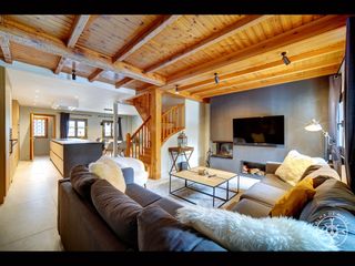 Casa  Carrer des plaus. Chalet recien reformado en el pueblo de arties
