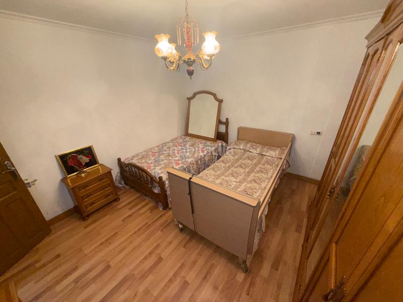 Foto 2022e87e-24c9-49c7-bf12-98e8b6e079b2. Reihenhaus mit heizung parking in Cubillos del Sil