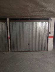 Alquiler Parking coche en Flores de Sil - La Placa. Alquiler de garaje cerrado en la calle conde los gaitanes