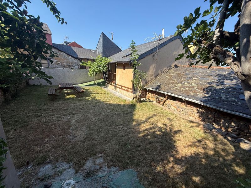 Foto ad540e36-1a95-4b0b-a02f-3862a567f78c. Casa a Bembibre