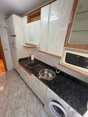 Affitto Piccolo appartamento in Centro. Alquiler de apartamento en pleno centro de ponfe