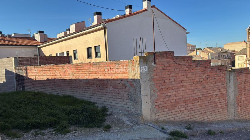 Foto 444b8b09-ef2a-43a5-ba73-09fefe57b178. Terreny residencial a calle hernán cortés 49 a Tauste