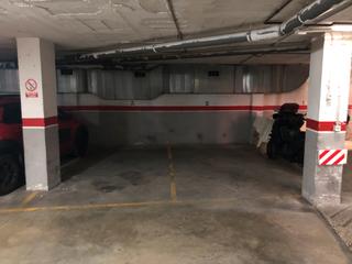 Miete Autoparkplatz in Carrer de la ribera d'ebre 1. Alquiler pk el el tancat