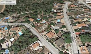 Wohngrundstück in Carrer llessui 26. Se vende parcela de 552m2 en la urb. calafell parc