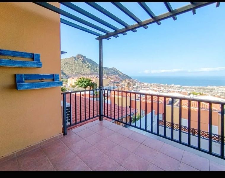 Foto c1246c7f-d482-4db1-b46c-ec95b18e40e2. Casa adossada amb aparcament piscina a Torviscas Centro y Alto Adeje