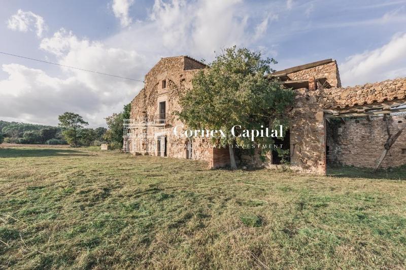 Foto 00411eff-6f4c-42e2-b60a-9df30a952e90. Bauernhof in Corçà