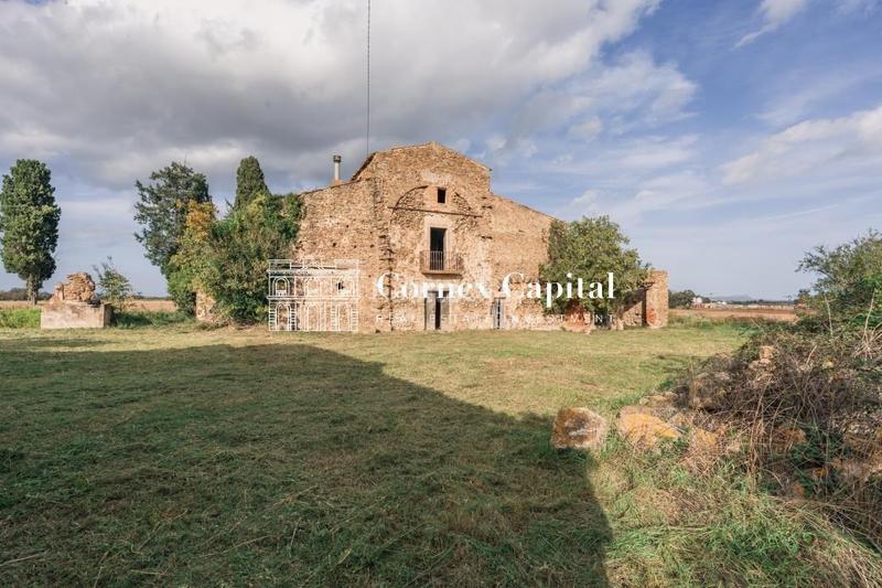 Foto 46cf0bc9-1d2d-4aad-bd26-e9fbebb8abc4. Masía en Corçà