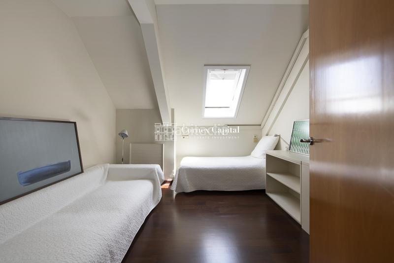 Foto edde0559-92ee-48b0-9862-3d229da52938. Àtic amb calefacció aparcament a Sant Gervasi - Galvany Barcelona