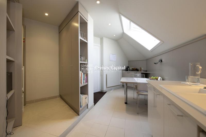 Foto bd8a44d8-d45e-44cd-8a1d-e6b2f78d3498. Attique avec chauffage parking dans Sant Gervasi - Galvany Barcelona