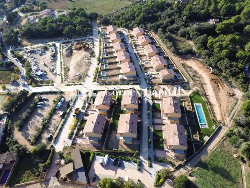 Foto c61248d6-b0cc-4c50-aa0b-7fcce7326319. Casa adossada amb calefacció aparcament piscina a Pals