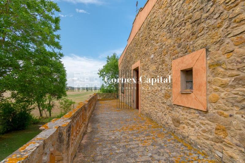 Foto 1d9ef50d-ec01-4455-bf7a-392a38761fa8. Masia amb aparcament a Forallac