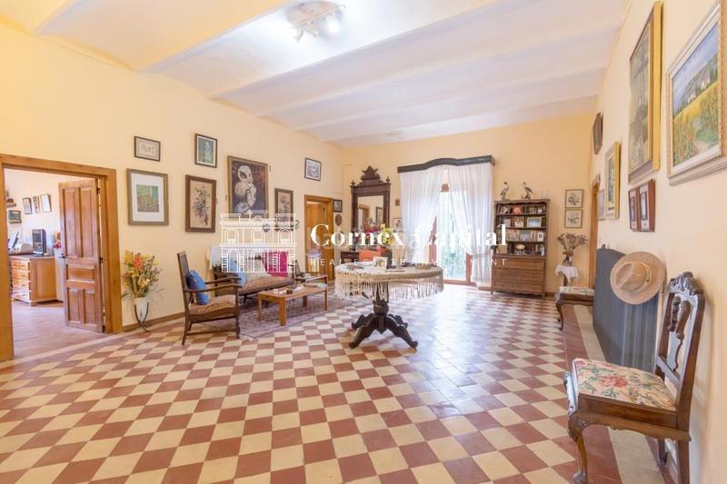 Foto 2397efa4-4b1f-48bd-8285-34d48babd47e. Masia amb aparcament a Forallac