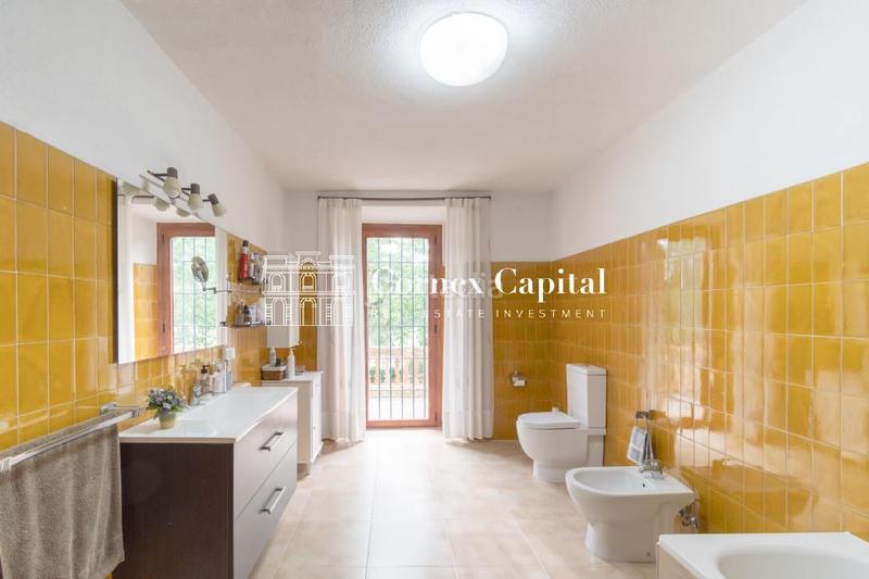 Foto 27907a2a-f260-46ec-a3bf-acf0728391c1. Masia amb aparcament a Forallac